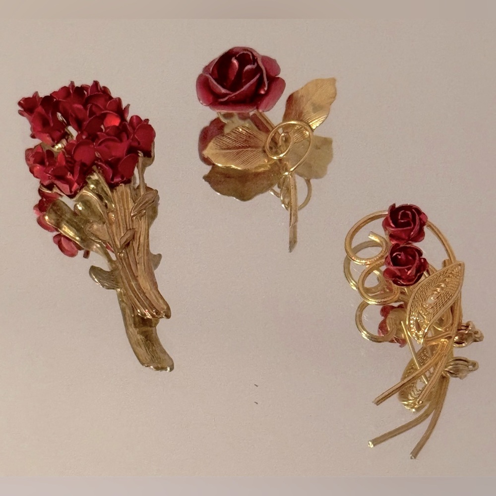 3 Vintage romantic Elegant Gold & Red Roses Brooches and pendant Set 🌹❤️